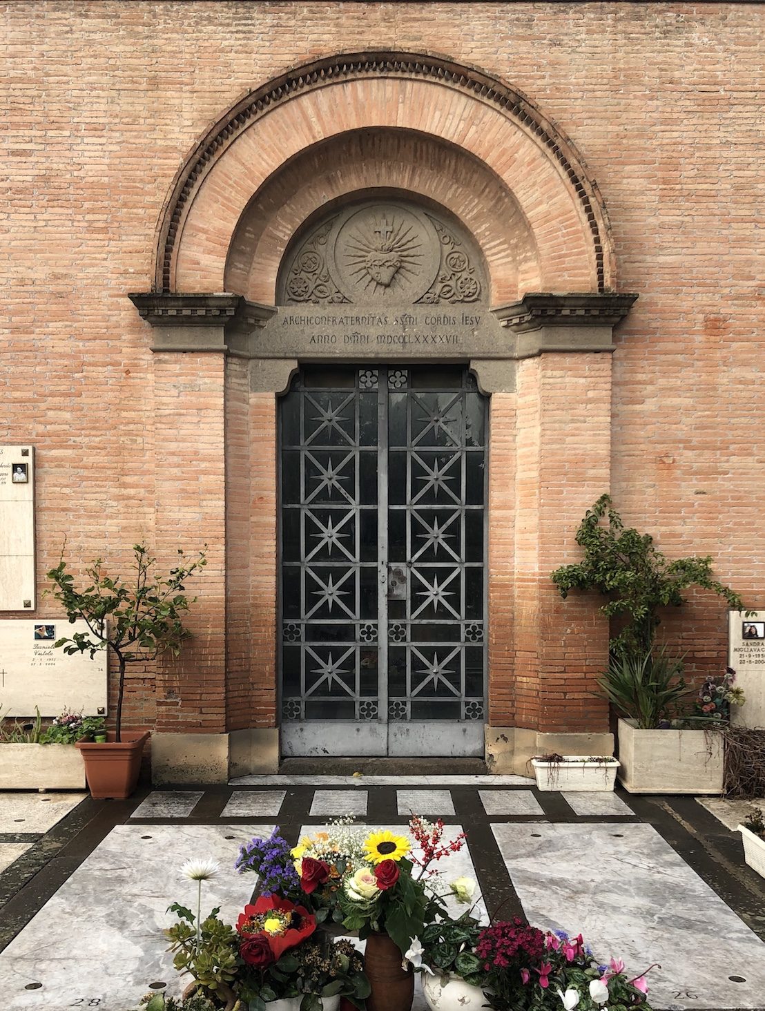 Andrea%20Amici%27s%20tomb%2C%20Rome%20%283%29.jpg